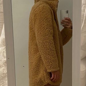 UO REVERASABLE HOODED TEDDY COAT